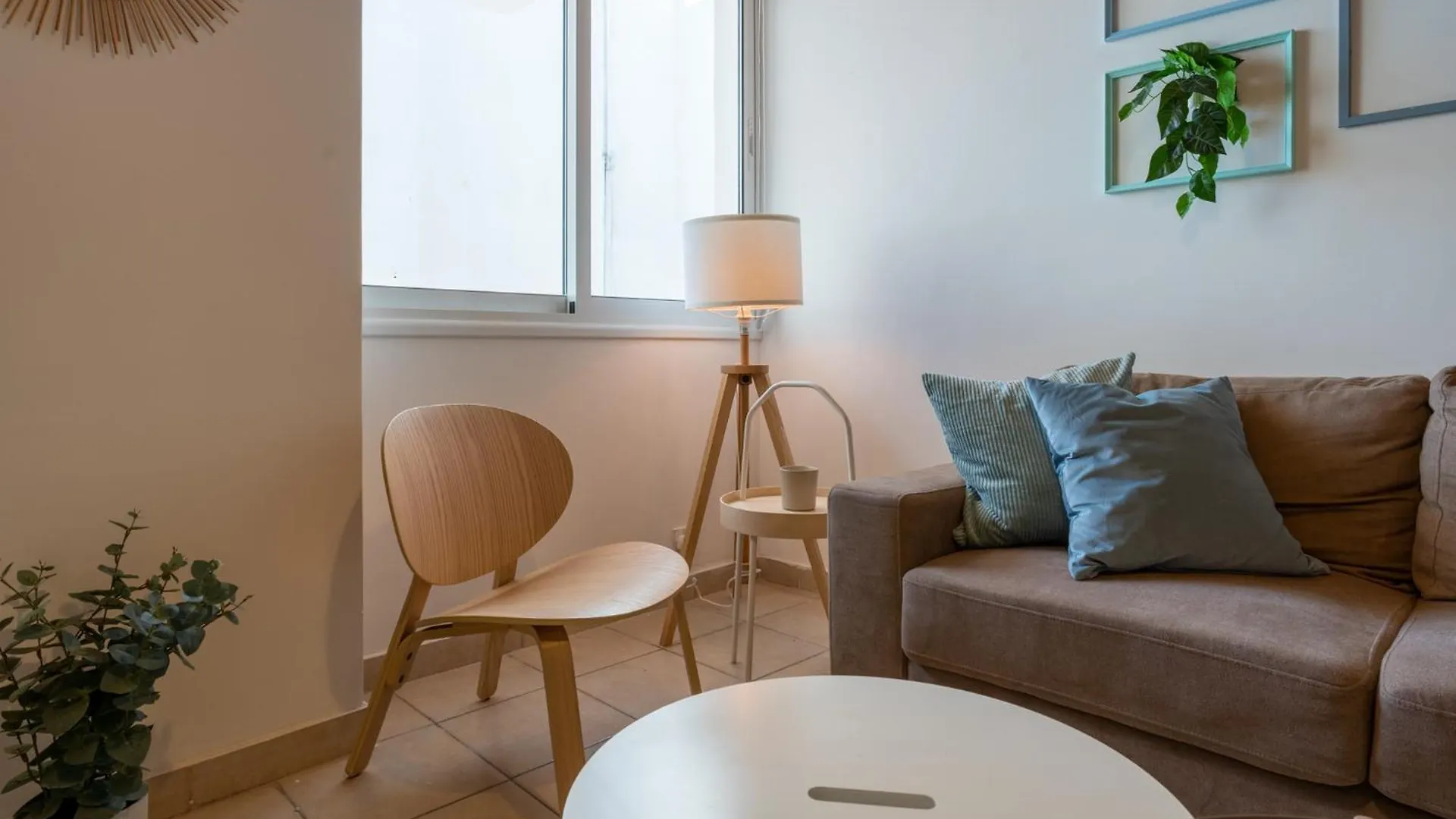 Laurel 2-Bedroom Apartment In Larnaca